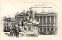 CPA Paris Statue de Strasbourg 14 juillet avec les Alsaciens Lorrains Alsace Lorraine