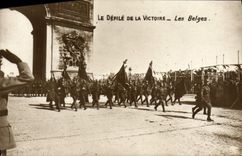 CPA Paris Le defile de la victoire Les belges Militaria 