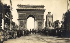 CPA Paris Arc de Triomphe Fetes du 19 juillet 1919 Militaria 