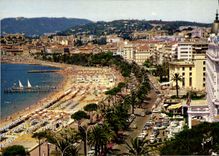 MODERN CARD Cannes the small cross and the beach