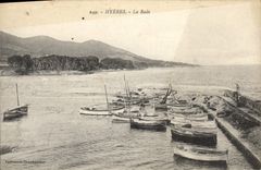 CPA Hyeres La Rade Bateaux Barque