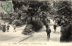 VINTAGE POSTCARD Paris Bois of Boulogue the Alley of the Maples Bicycle Cycles