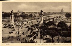 CPA Paris Le Pont Alexandre lll et l'Esplanade des Invalides 