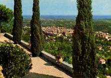 CPM Cote D'Azur Vence Vue Generale Au Fond La Mediterranee