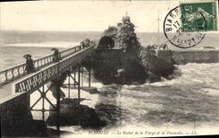 CPA Biarritz Le Rocher De La Vierge Et La Passerelle