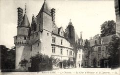 CPA Rigny Usse Le Chateau La cour d'honneur et la lanterne