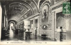 CPA Fontainebleau Le Palais La Bibliotheque