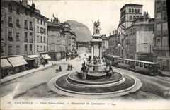 La POSTAL Grenoble de la VENDIMIA coloca el monumento de Notre Dame de la tranvía centenaria