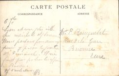 La POSTAL Lyon de la VENDIMIA coloca Jacobins y la calle central