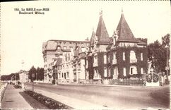 VINTAGE POSTCARD La Baule on Sea Wilson Boulevard