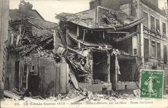 CPA Soissons Maison detruite par un obus Militaria