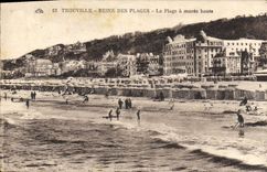 La POSTAL Trouville Reine de la VENDIMIA de las playas la playa tiene alta marea