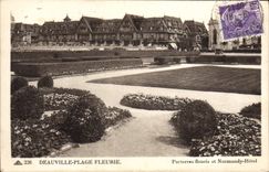 La POSTAL Deauville de la VENDIMIA floreció pisos y el hotel florecidos playa de Normandía