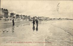 La POSTAL de la VENDIMIA Sables d'Olonne la playa tiene marea baja