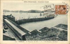 VINTAGE POSTCARD St Malo Walls the Mole