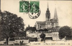 CPA Chartres La Place Du Chatelet Et La Cathedrale Roulottes