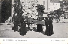 VINTAGE POSTCARD Heavy Stretcher-bearers