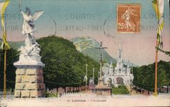 VINTAGE POSTCARD Heavy the Esplanade