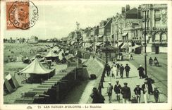 POSTAL de la VENDIMIA Sables d'Olonne el terraplén
