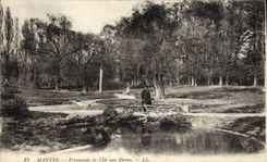CPA Mantes Promenade De l'ile aux Dames