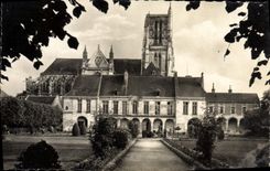 CPM Meaux Le Musee Et La Cathedrale Vus Du Jardin Bossuet