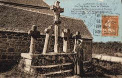 CPA Lannion Les Cinq Croix Route De Ploubeyre Daguin Femme Folklore