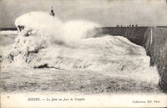 CPA Dieppe La Jetee Un Jour De Tempete