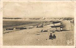 VINTAGE POSTCARD Sion On the Ocean the beach per hour of the bath