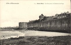 CPA Saint Malo Les Remparts Le Chateau Et La Plage