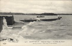 CPA Saint Malo Etude De Vagues Le Mole Des Noires
