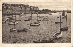 VINTAGE POSTCARD St Malo Before Port Boats
