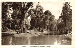 VINTAGE POSTCARD Vichy the Large Basin Of the Park Of Allier