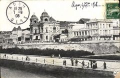 VINTAGE POSTCARD Royan Frontage Of the Casino