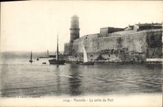 CPA Marseille La Sortie Du Port