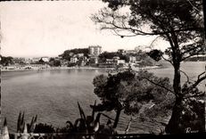 MODERN CARD the Bandol Mediterranean coastline Panoramic View on the beach