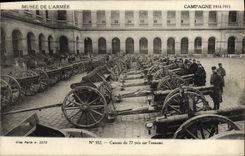 CPA Campagne 1914 1915 Musee De L'Armee canons de 77 pris a l'ennemi Militaria 