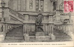 CPA Orleans Interieur De La Cour De I'Hotel De Ville Le Perron Statue de Jeanne d'Arc Cachet Montlivrault