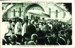 VINTAGE POSTCARD St Sacrament In front of the Patients At the Bottom the Rosary Doors