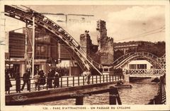 CPA Paris Exposition internationale 1937 Parc D'Attractions Un Passage Du Cyclone