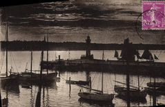 VINTAGE POSTCARD Royan the Port Boats