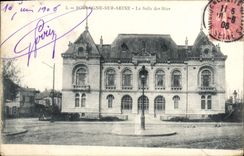 VINTAGE POSTCARD Boulogne On the Seine the Village hall