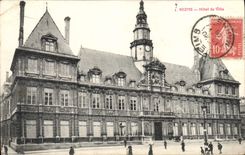 VINTAGE POSTCARD Given Town hall
