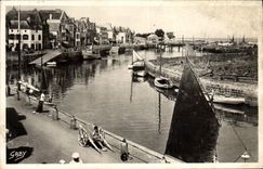 VINTAGE POSTCARD Croisic the port Boat