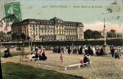 CPA Deauville Royal Hotel et le Jardin