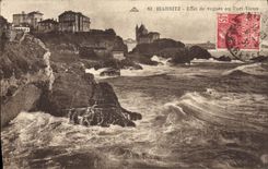 VINTAGE POSTCARD Biarritz Efiet de Vagues with the Old Port
