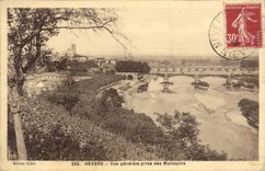 Opinión de Nevers de la POSTAL de la VENDIMIA tomada de Montapins