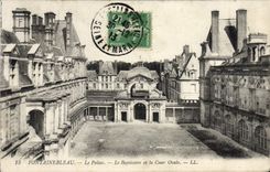 VINTAGE POSTCARD Fontainebleau the Palate the Baptistry and Oval Court