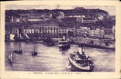 POSTAL Dieppe de la VENDIMIA antes de la izquierda portuaria el barco del tronco