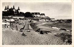 VINTAGE POSTCARD Pornichet Castle of the Turrets and the Good Beach Souroe