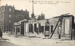 CPA La Grande Guerre Creil Rue Gambetta Militaria